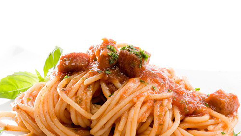 Spaghetti al ragú de atun fresco y pesto