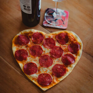Pizza Americana masa delgada forma de corazón