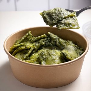 Cuchareable de Ravioles de Ricotta Espinaca con Salsa Pesto